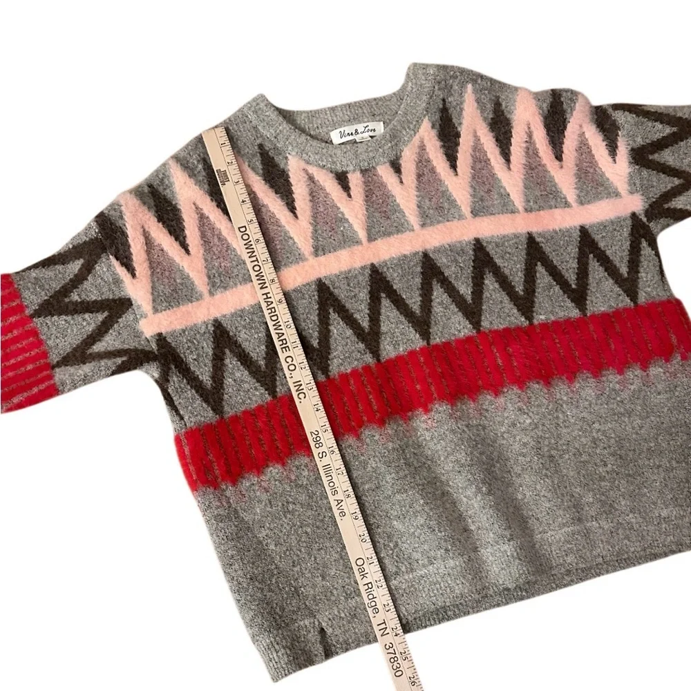 Vine and Love Cozy Geometric Patterned Sweater EUC Size S